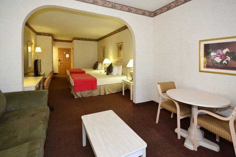 Best Western Plus Des Moines West Inn & Suites Clive Oda fotoğraf
