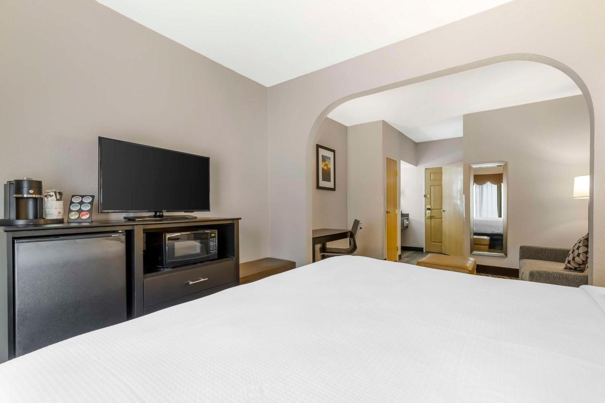 Best Western Plus Des Moines West Inn & Suites Clive Dış mekan fotoğraf