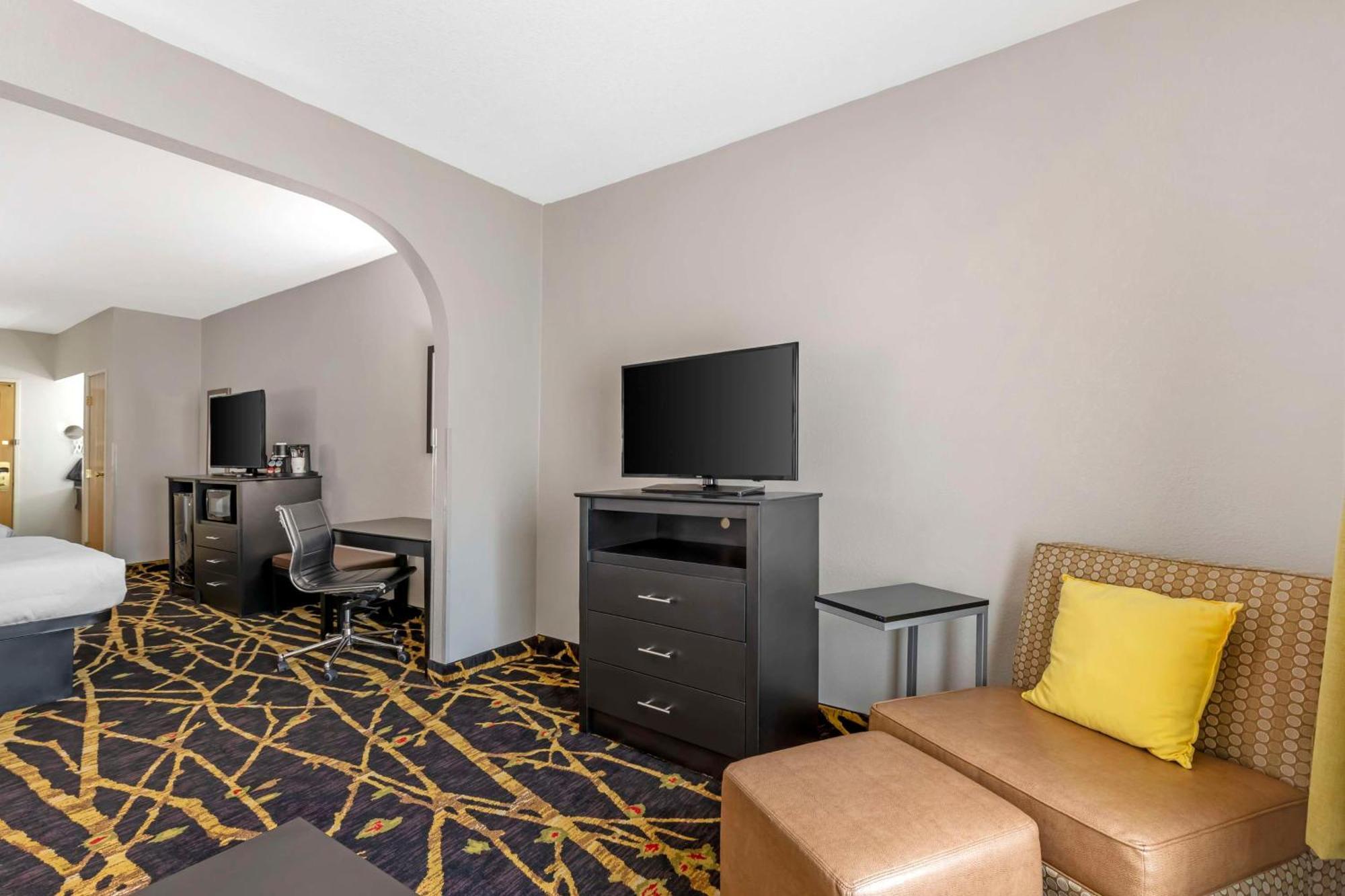 Best Western Plus Des Moines West Inn & Suites Clive Dış mekan fotoğraf