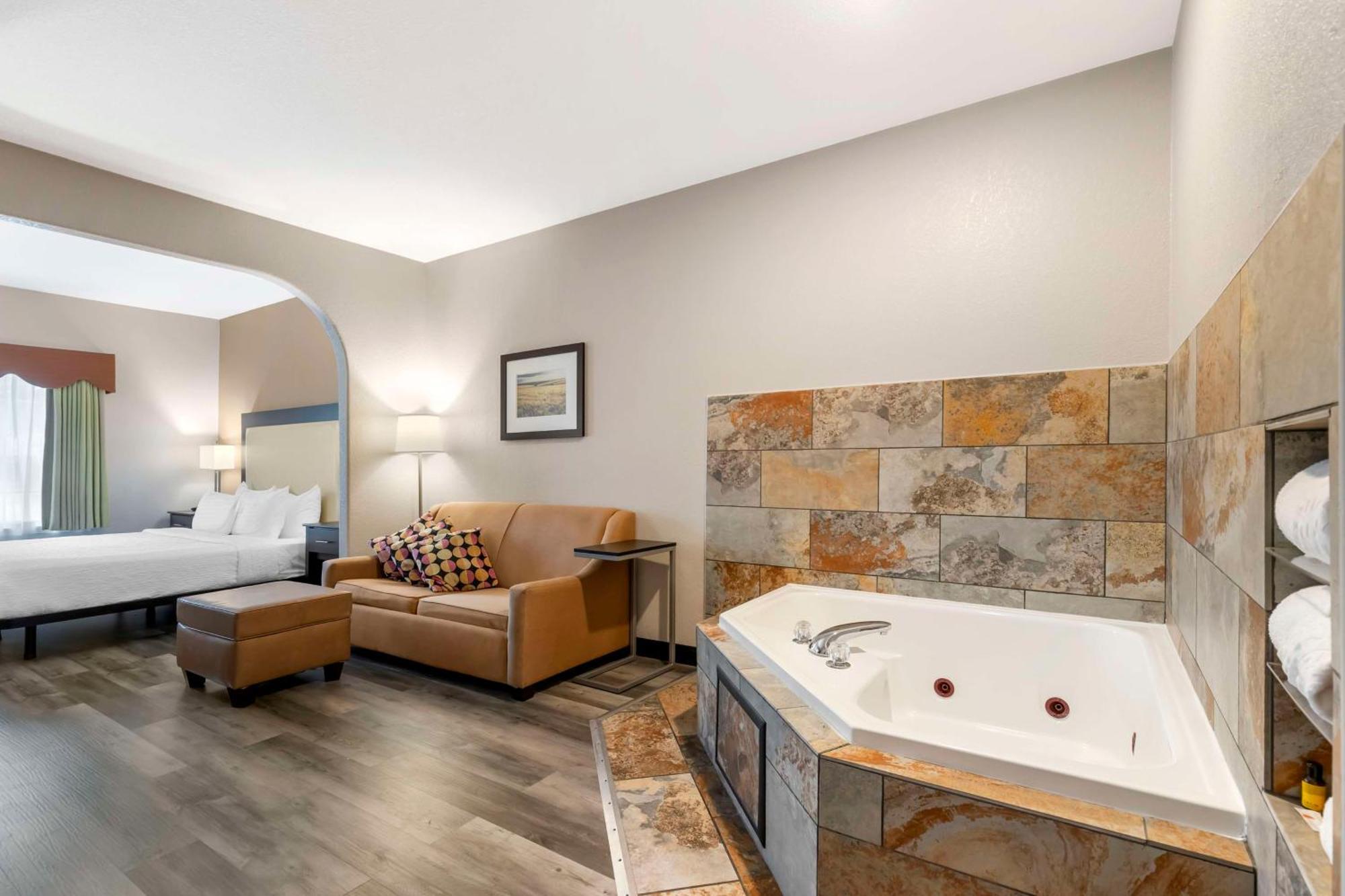 Best Western Plus Des Moines West Inn & Suites Clive Dış mekan fotoğraf
