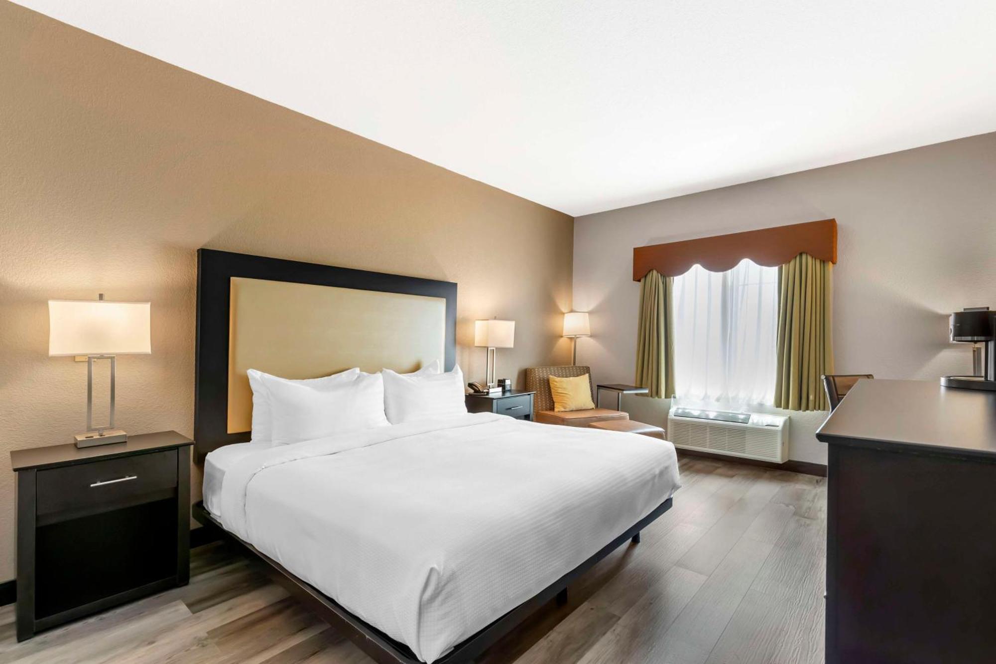 Best Western Plus Des Moines West Inn & Suites Clive Dış mekan fotoğraf