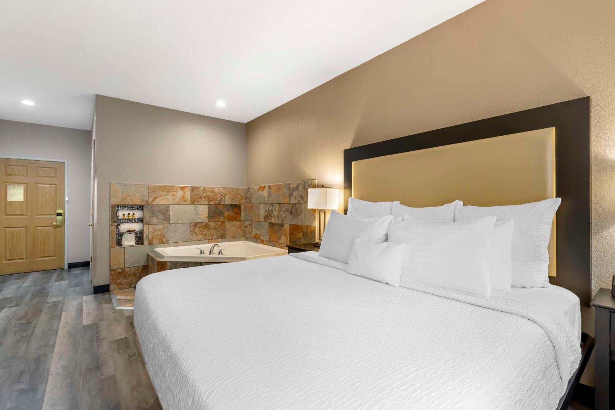 Best Western Plus Des Moines West Inn & Suites Clive Dış mekan fotoğraf