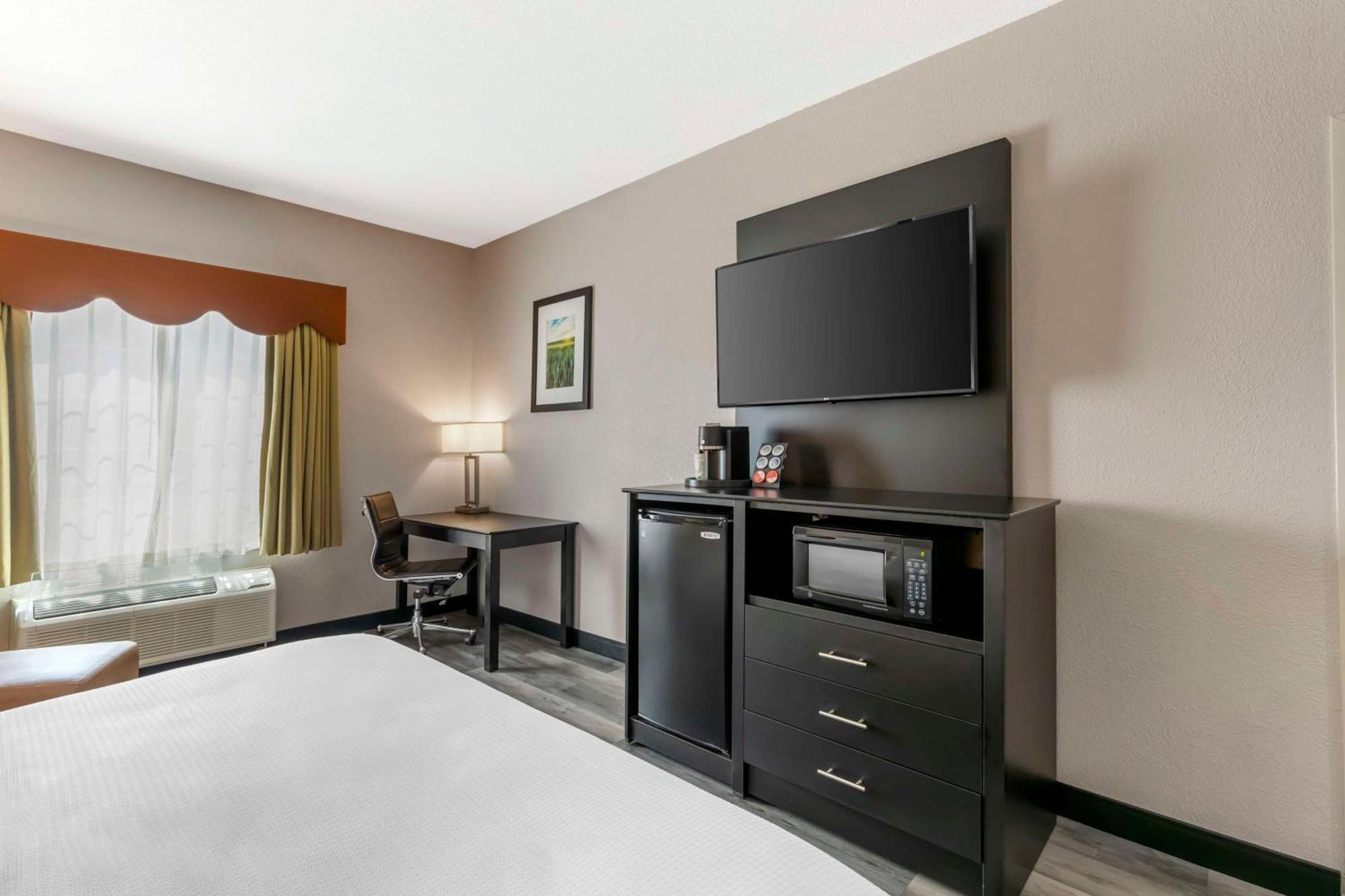 Best Western Plus Des Moines West Inn & Suites Clive Dış mekan fotoğraf