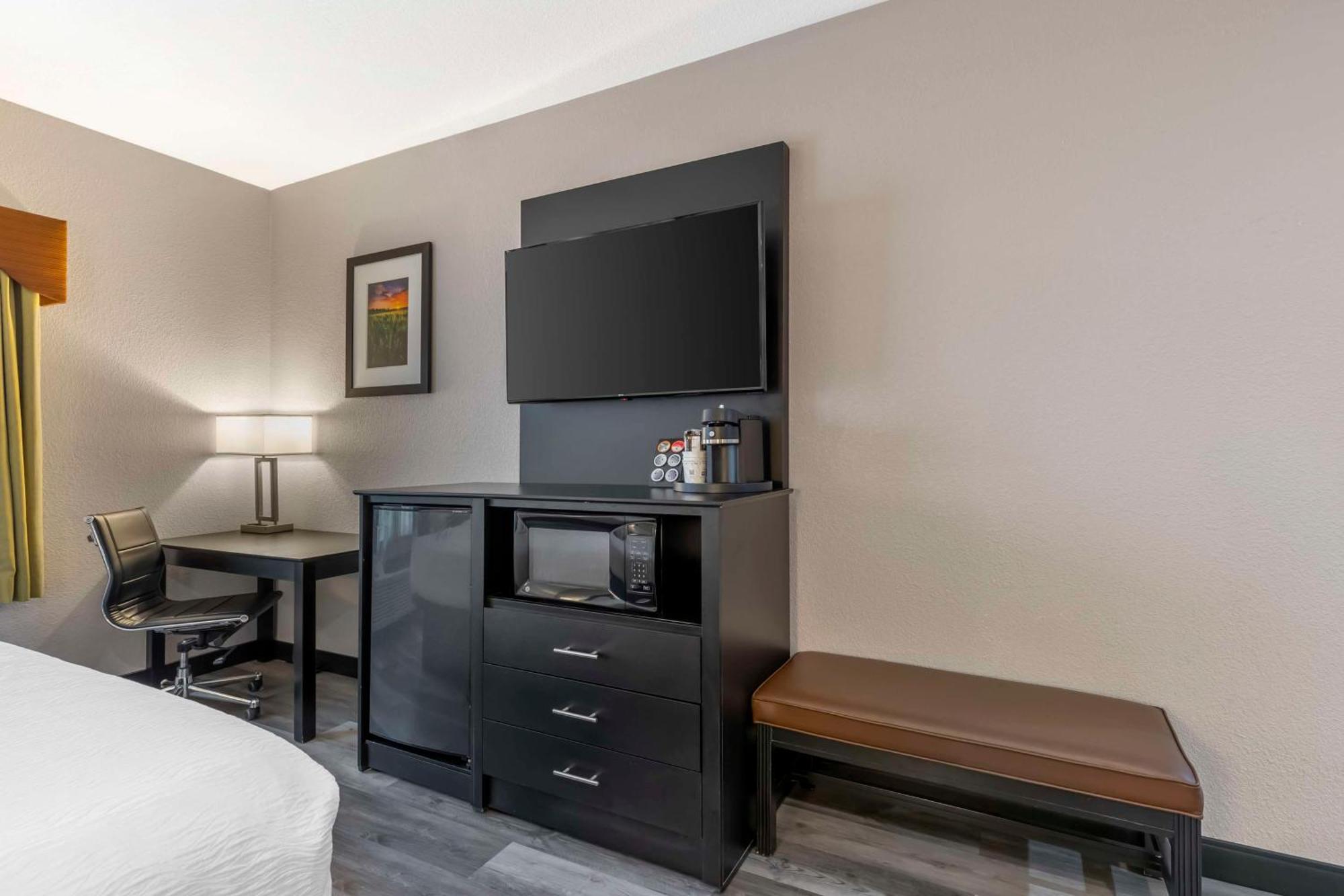 Best Western Plus Des Moines West Inn & Suites Clive Dış mekan fotoğraf